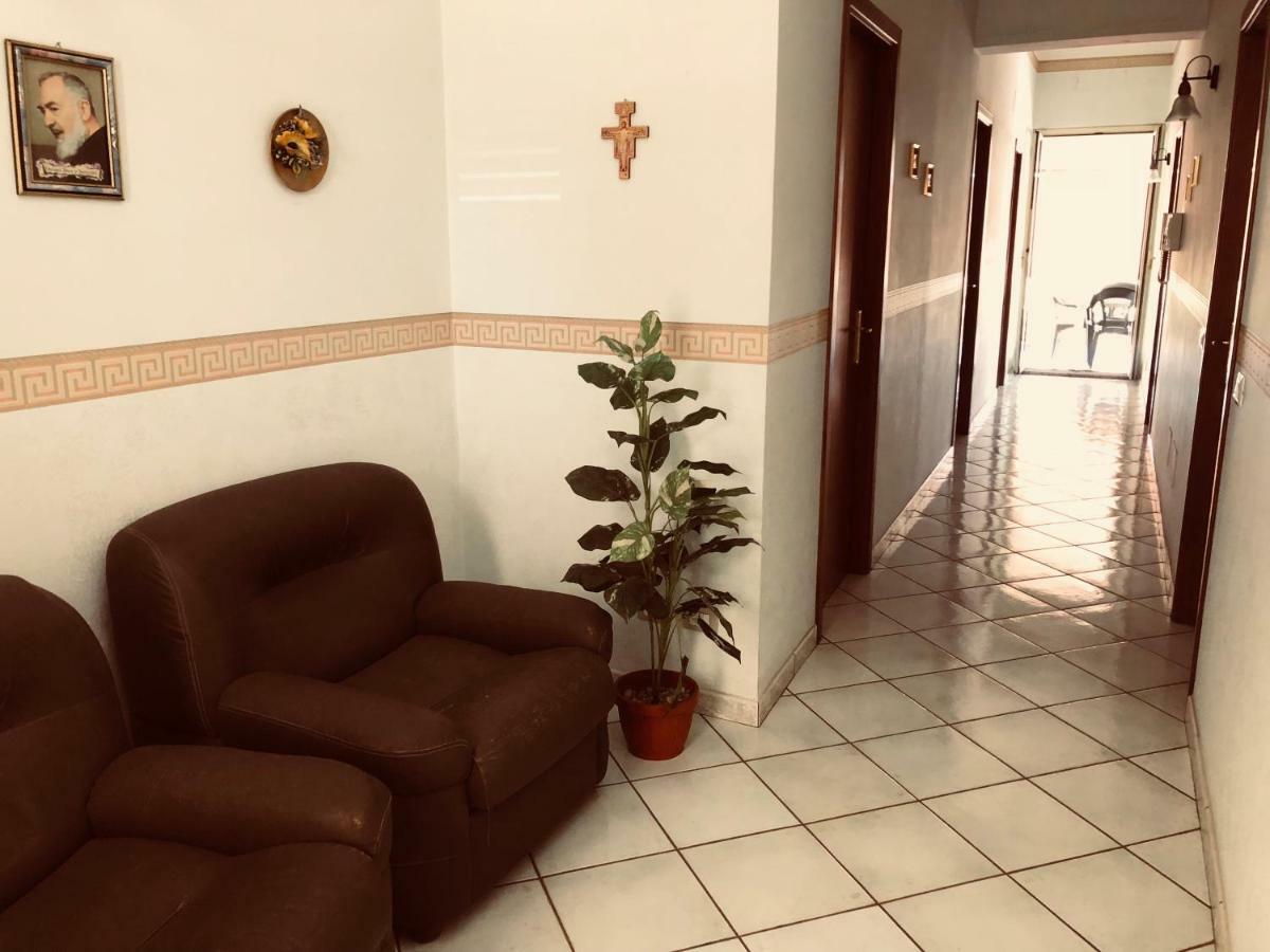 B&B Padre Pio Mascali Eksteriør bilde